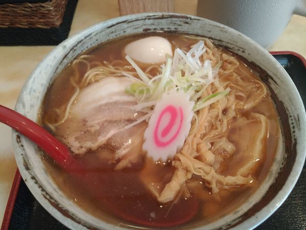 「しょっつるラーメン+味玉」@栄昇らーめん 匠の写真