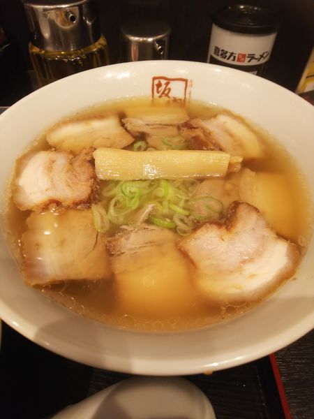 「喜多方ラーメン¥480＋焼豚３枚＋半ライス」@喜多方ラーメン 坂内 内幸町ガード下店の写真