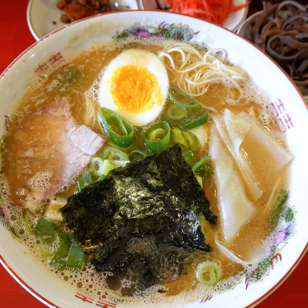 「ラーメン 750円」@中洲屋台 長浜ラーメン 初代 健太の写真