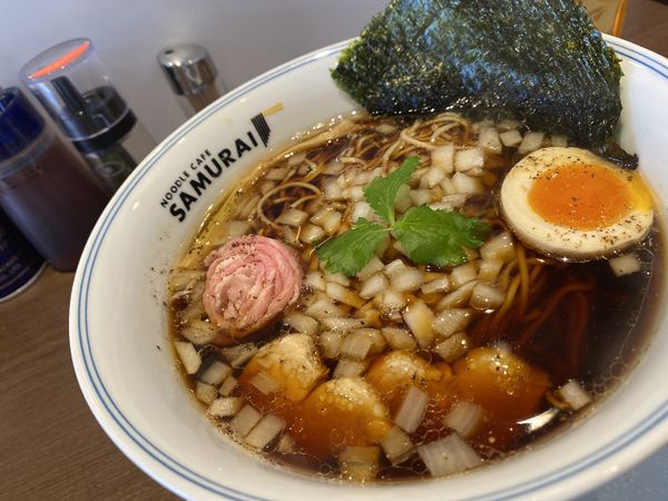 「侍中華そば 850円 刻みﾀﾏﾈｷﾞ 50円」@NOODLE CAFE SAMURAIの写真