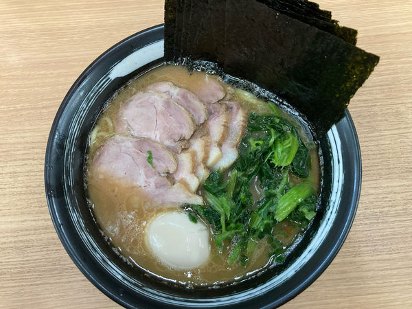 「特別ラーメン　並」@横浜ラーメン 武蔵家 日吉店の写真