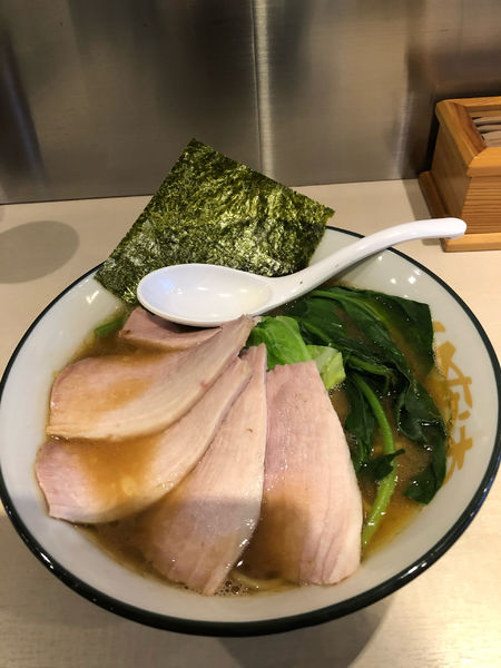 「モモ肉チャーシュー麺大盛、硬め濃いめ」@地鶏豚骨らーめん ひなわの写真