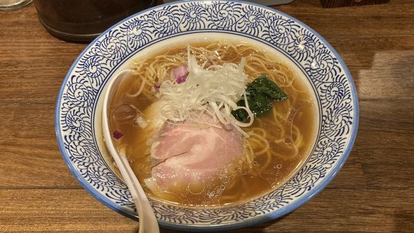 「醤油そば」@貝出汁中華そば 貝香屋の写真