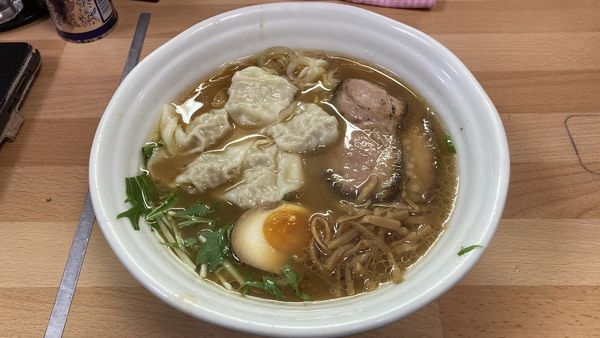 「醤油わんたん麺」@麺処 帯笑の写真