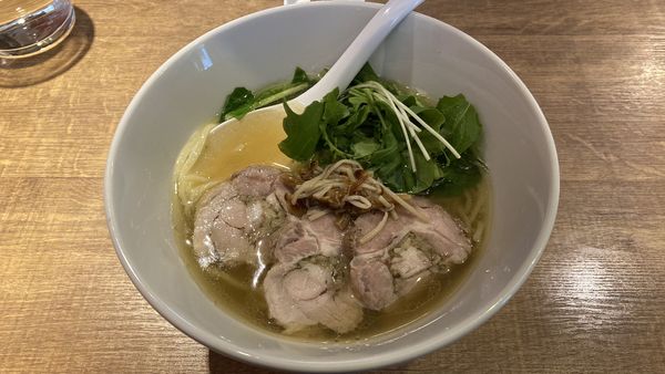 「淡麗塩ラーメン」@SAMARの写真