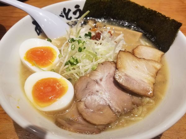 「特製（醤油とんこつ）」@野方ホープ 高田馬場店の写真
