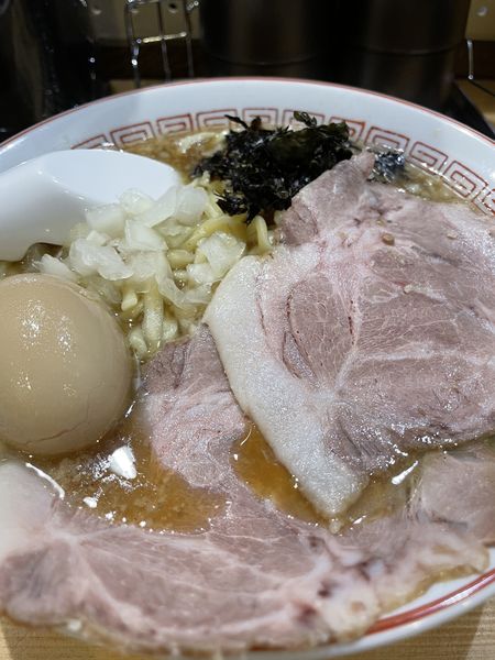 「味玉中華そば《醤油》」@背脂煮干し中華そば 和市 新橋本店の写真