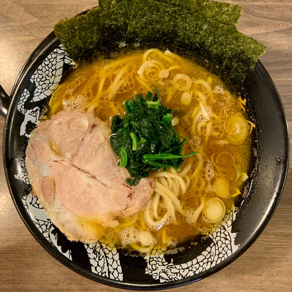 「【限定】博多家系醤油豚骨ラーメン（850円）」@博多一幸舎 博多デイトス店の写真