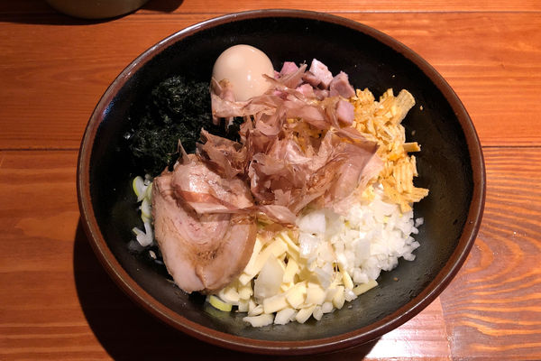 「【平日夜限定】まぜそば780円+ねぎチャーシュー丼」@麺屋 真心の写真