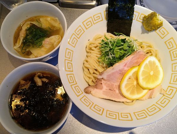 「つけ麺￥850＋ワンタン￥250＝￥1100」@麺や くろえもんの写真