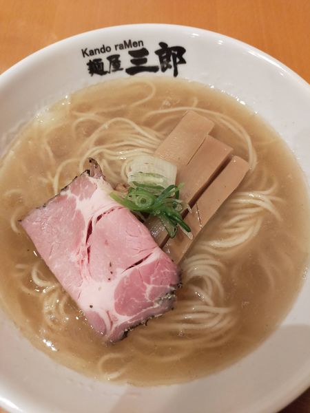 「塩らぅめん」@麺屋 三郎の写真