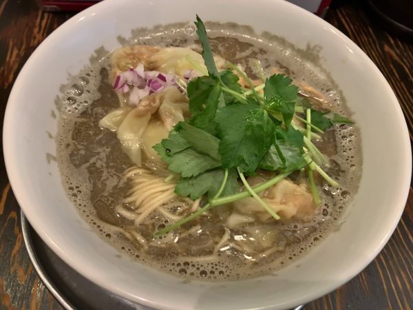 「煮干ワンタンめん」@中華そば あおいの写真