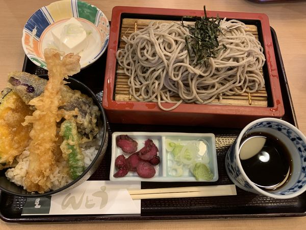 「ミニ天丼セット 1390円⁺excise」@銀座 木屋 羽田空港店の写真