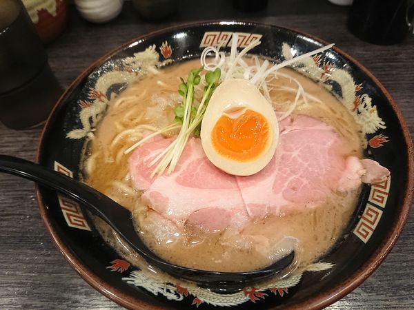 「魚豚骨ラーメン」@魚と豚と黒三兵 御徒町店の写真