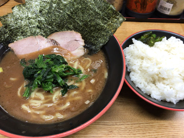 「ラーメン(やわらかめ)+のり増し+♾ライス 800円」@麺家 紫極の写真