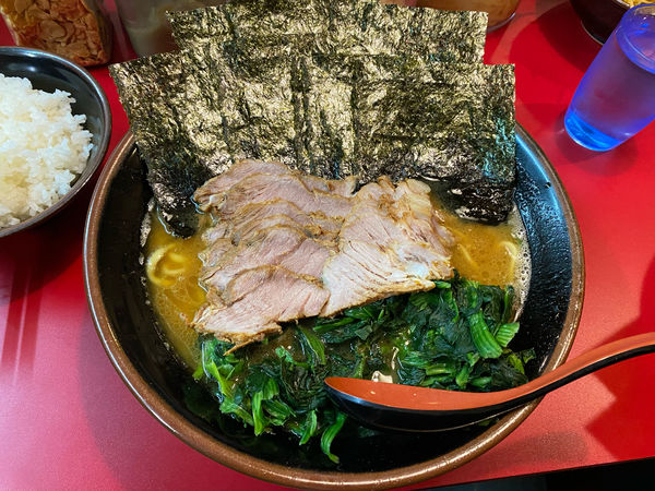 「ラーメン大盛り」@家系ラーメン 王道 神道家の写真