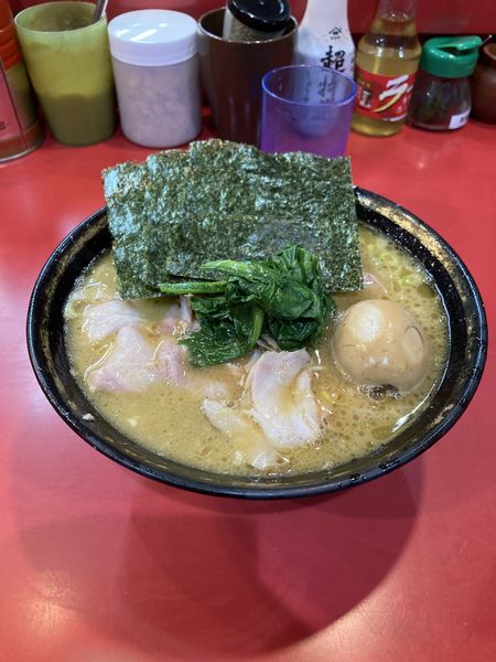 「チャーシュー麺味玉」@家系総本山 ラーメン吉村家の写真