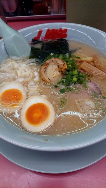 「ホタテ塩とんこつラーメン(890円税込)」@ラーメン 山岡家 高崎倉賀野店の写真