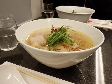 「塩ラーメン」@Japanese Soba Noodles 蔦の写真