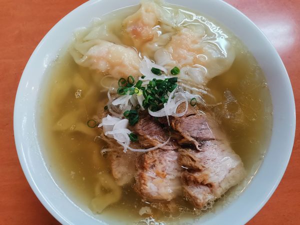 「海老ワンタンメン」@日陰の写真