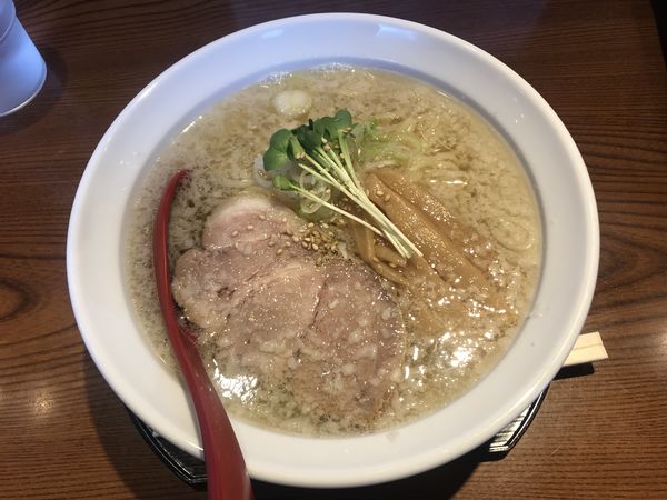 「背脂中華そば しお 680円」@中華そば さかうちの写真