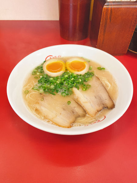 「煮玉子入りラーメン」@博多屋 南岩国店の写真