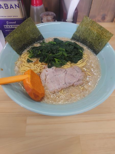 「コテコテラーメン中盛りほうれん草」@ラーメンショップ 椿 松伏店の写真