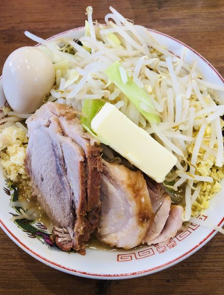 「小豚ラーメン(バター+味玉)1190円」@ガッツリラーメンいち豚 いわき鹿島店の写真