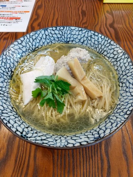 「鶏と豚と牛の淡麗潮SOBA   900円」@拉麺 イチバノナカの写真