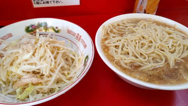 「麺増し大（ヤサイアブラ）￥８８０」@ラーメン二郎 京急川崎店の写真