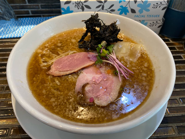 「背脂中華そば」@noodles kitchen GUNNERS 新丸子店の写真