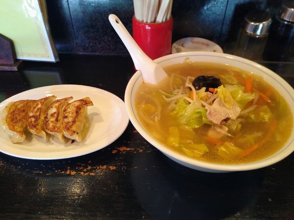 「タンメン 650円 ランチ餃子4ヶ200円」@喜楽の写真