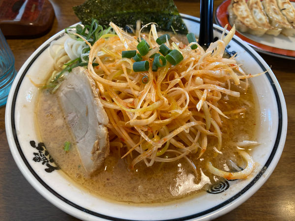「味噌らーめん+辛いねぎ」@東京とんこつ とんとら 白岡店の写真