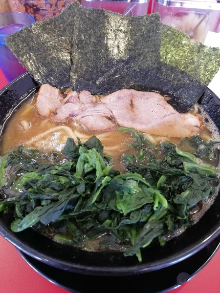 「ラーメン中盛 ほうれん草増し」@家系ラーメン 王道 神道家の写真