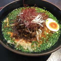 やみつきラーメン(830¥)