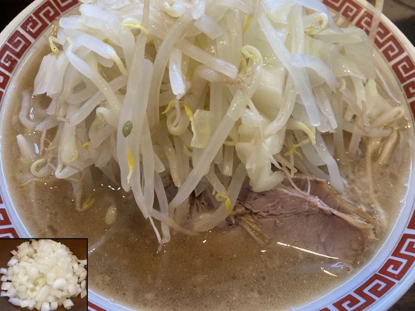 「普通＋玉ねぎ＋にんにく」@麺屋 鳳の写真