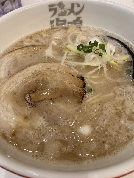 「魚介とんこつラーメン」@ラーメン海鳴 JRゲートタワー店の写真