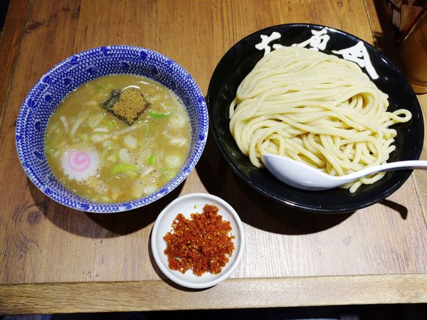 「辛つけめん（930円）＋大盛り（100円）」@六厘舎 大崎店の写真