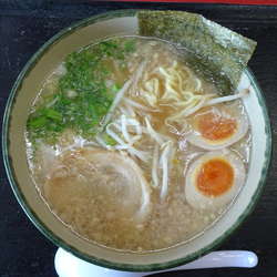 にんたま醤油ラーメン