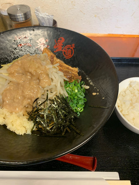 「醤油まぜそば」@まぜそば専門店 一番星 葛西店の写真