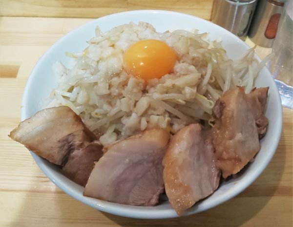 「肉増しまぜそば醤油・全増し（1,000円）」@麺処 MAZERUの写真
