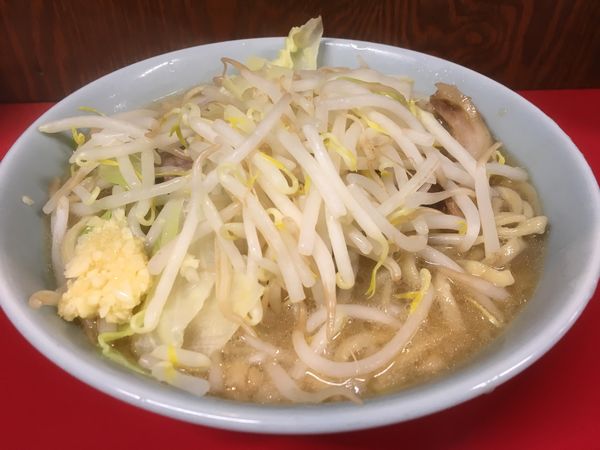「ラーメン小（麺少なめ ﾆﾝﾆｸ）」@ラーメン二郎 新潟店の写真
