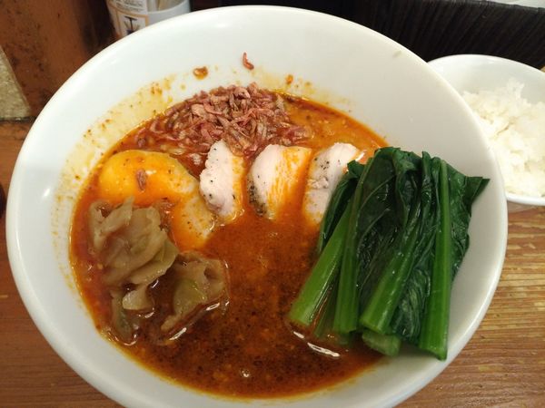 「鶏チャーシュー担々麺+小松菜」@担々麺 ほおずきの写真