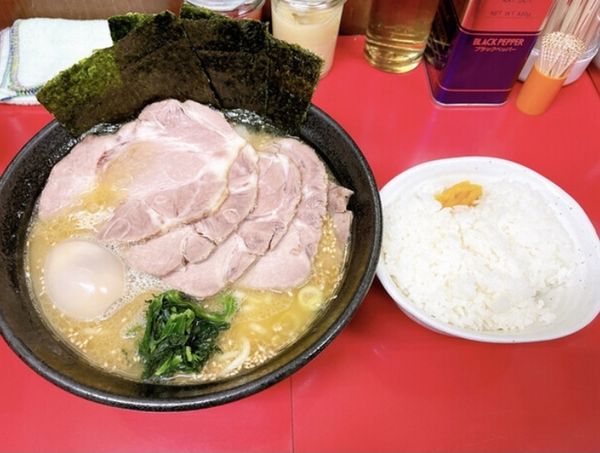 「チャーシューメン、ライス(大盛り)」@横浜家系  一二三家の写真