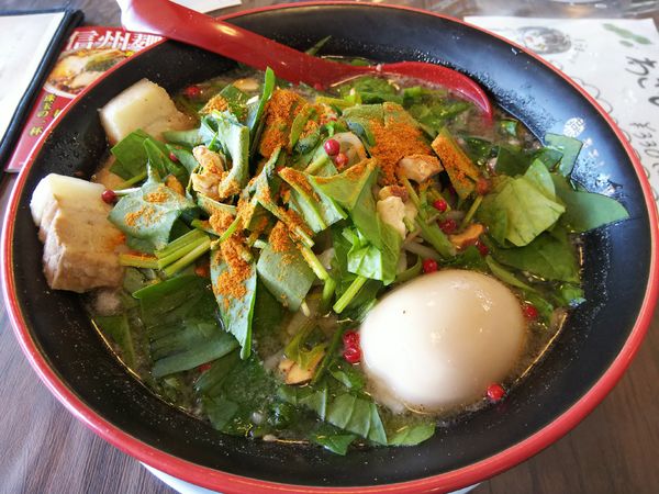 「【限定】スパイシーマスタード　（並盛）　：太麺　＋味玉：㋗券」@煮干しらあめん 燕黒の写真