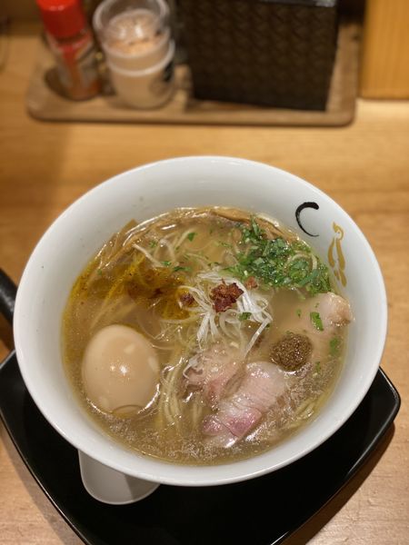 「塩そば」@SOBAHOUSE 金色不如帰 新宿御苑本店の写真