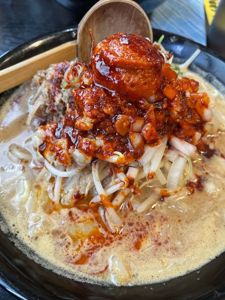 「野菜たっぷり濃厚辛味噌ラーメン」@濃厚味噌ラーメン 味噌道場 戸田支部の写真