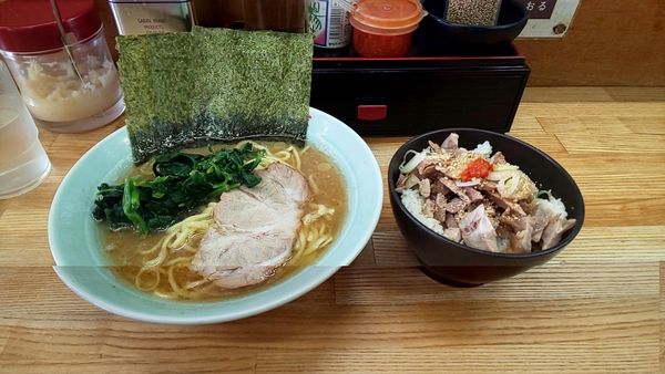 「小ラーメン、半まかない飯」@八家本陣の写真