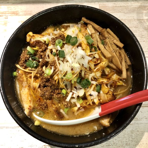 「【限定】辛痺大蒜葱味噌叉焼麺 ￥1000」@麺屋 誉の写真