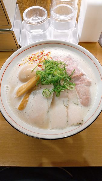 「濃厚鶏そば(特製トッピング)」@濃厚鶏そば 葵の写真